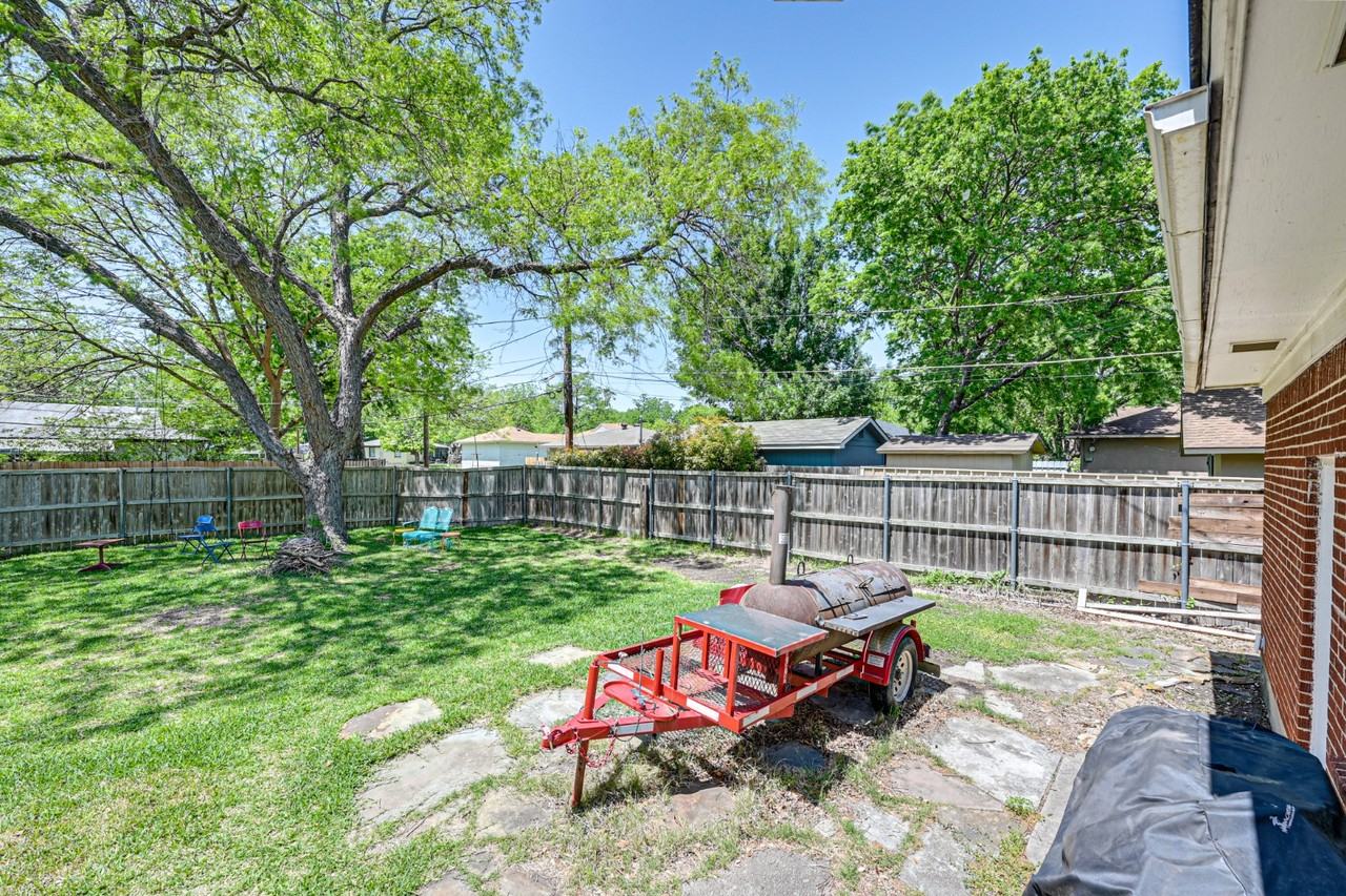 11309 Ulloa Ln - Photo 4 of 17