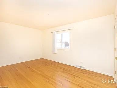 212 Surrey Dr - Photo 6 of 8