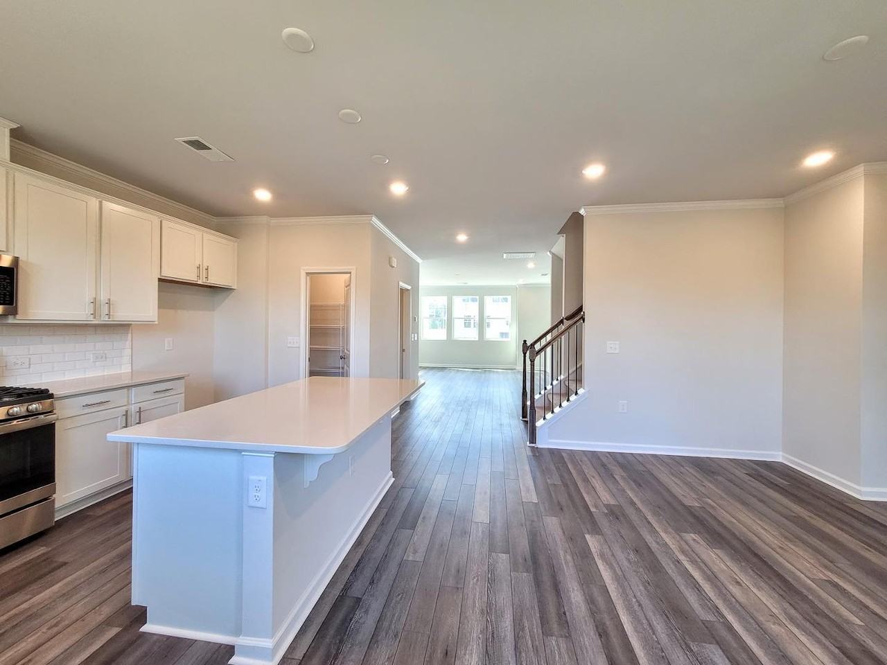 1060 Shoreside Dr - Photo 6 of 20