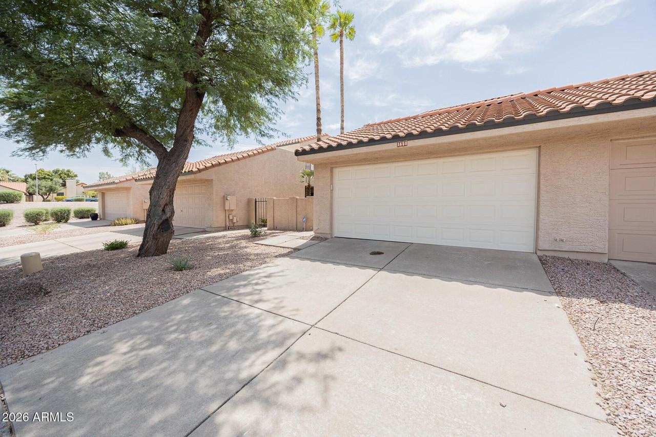1650 N Ventura Ln - Photo 3 of 31