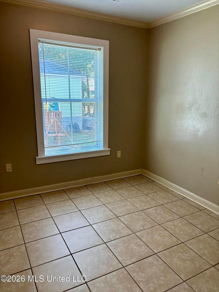 2535 N 12th St - Photo 5 of 9