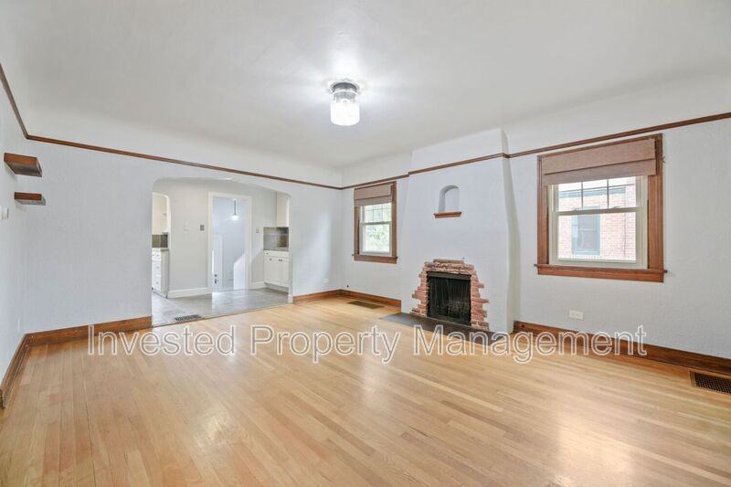 1640 S Marion St - Photo 6 of 32