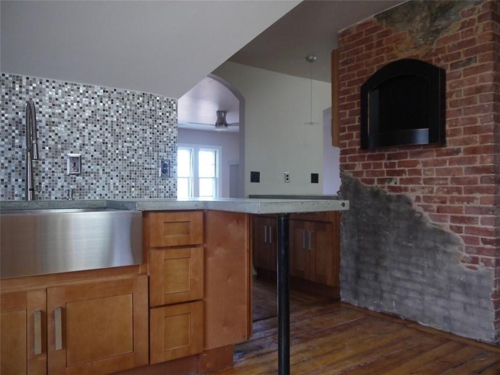 283 Norwood Ave - Photo 4 of 30