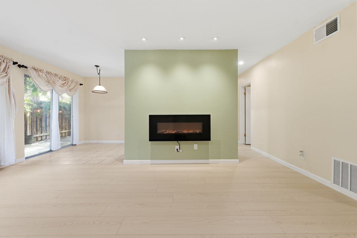 965 S Idaho St - Photo 3 of 38