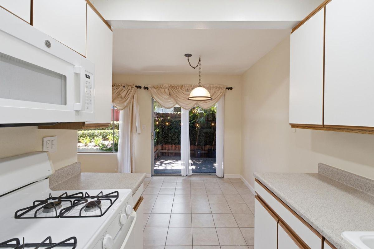 965 S Idaho St - Photo 4 of 38