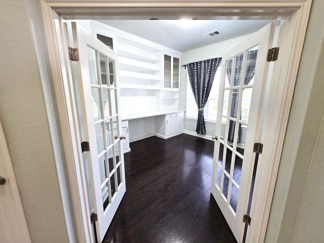 1015 Walsh Hill Trl - Photo 6 of 33