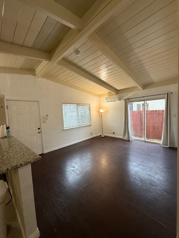4360 Custis Ave - Photo 4 of 28