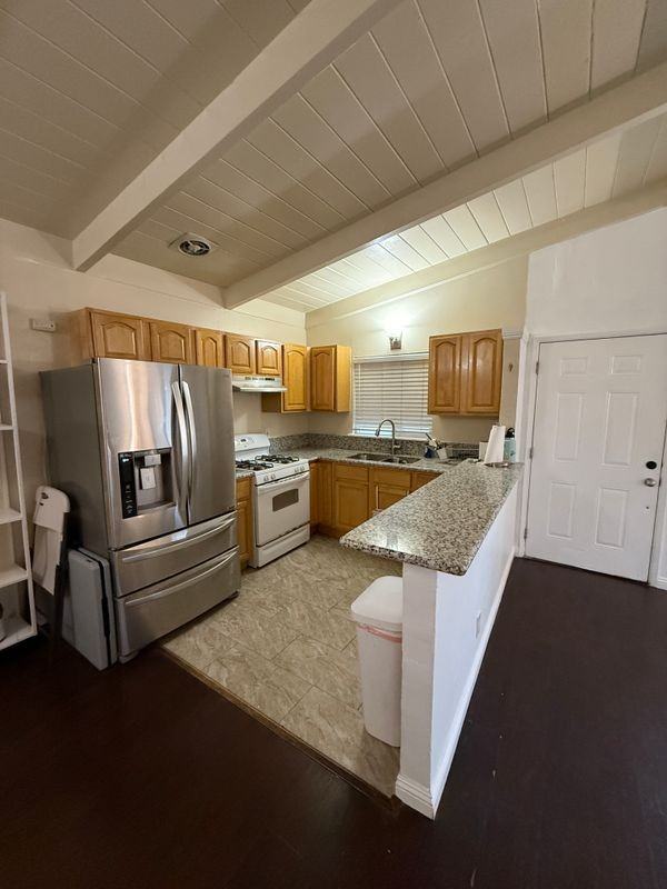 4360 Custis Ave - Photo 6 of 28