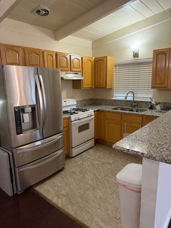 4360 Custis Ave - Photo 7 of 28