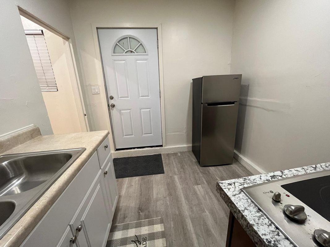 2645 Chadwell Ave - Photo 3 of 15