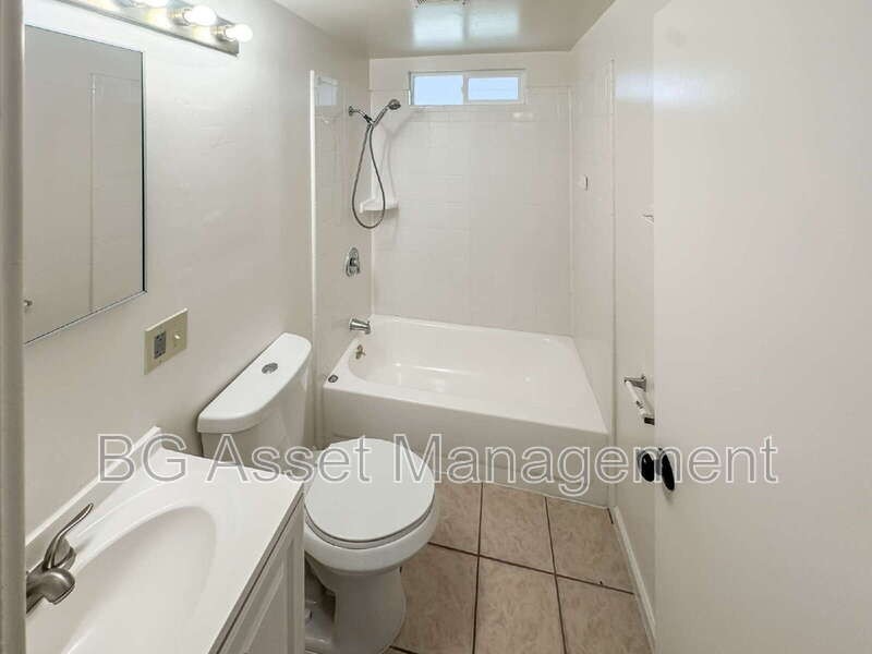 1526 Visalia Ave - Photo 7 of 12