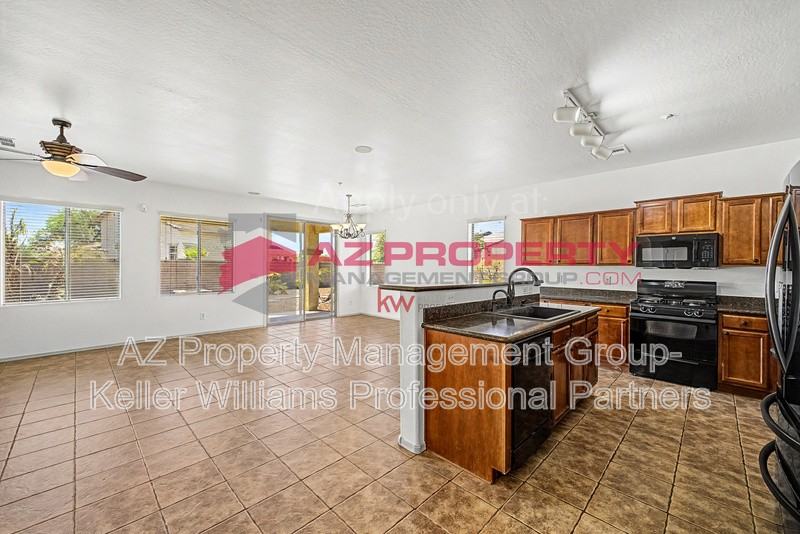 12653 W Duane Ln - Photo 2 of 16