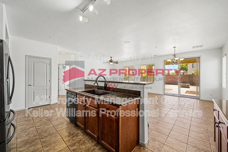 12653 W Duane Ln - Photo 3 of 16