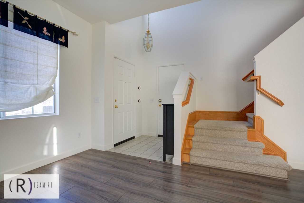 15984 Paul Ct - Photo 3 of 37