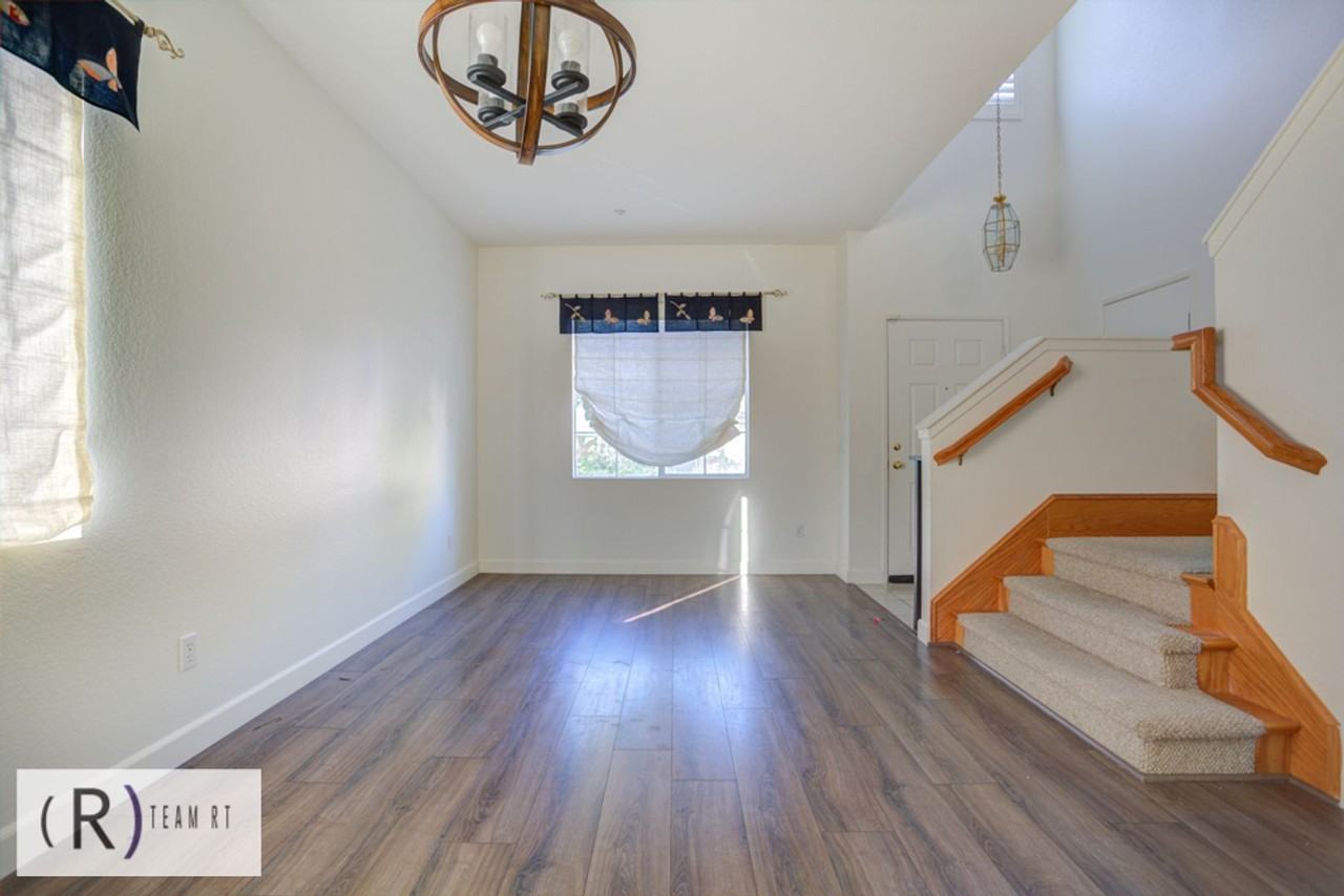 15984 Paul Ct - Photo 4 of 37
