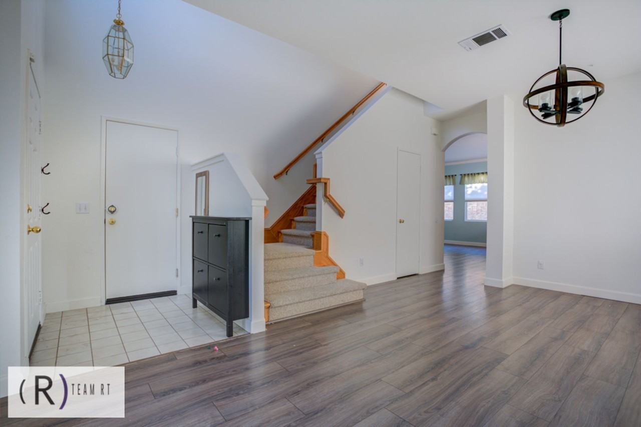 15984 Paul Ct - Photo 5 of 37