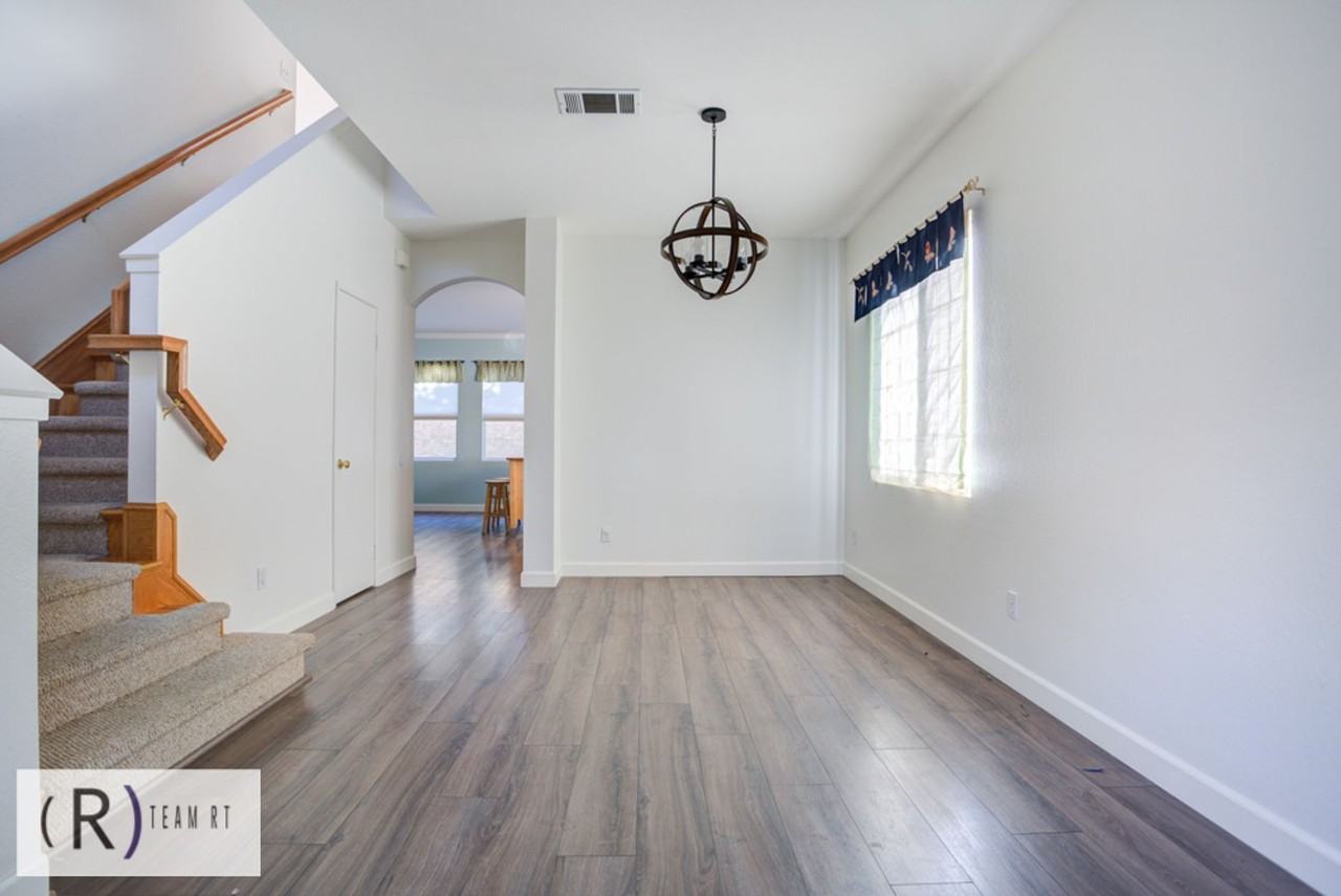 15984 Paul Ct - Photo 6 of 37