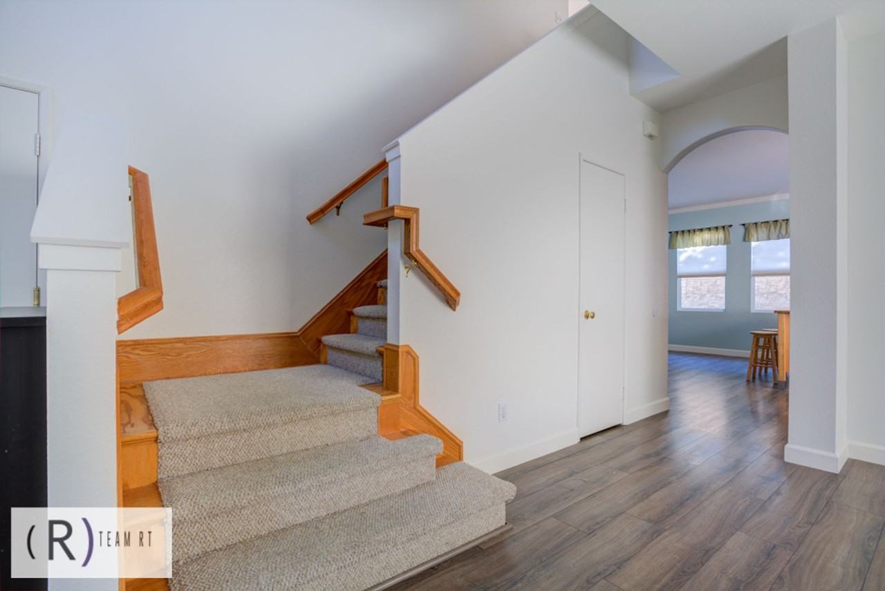 15984 Paul Ct - Photo 7 of 37