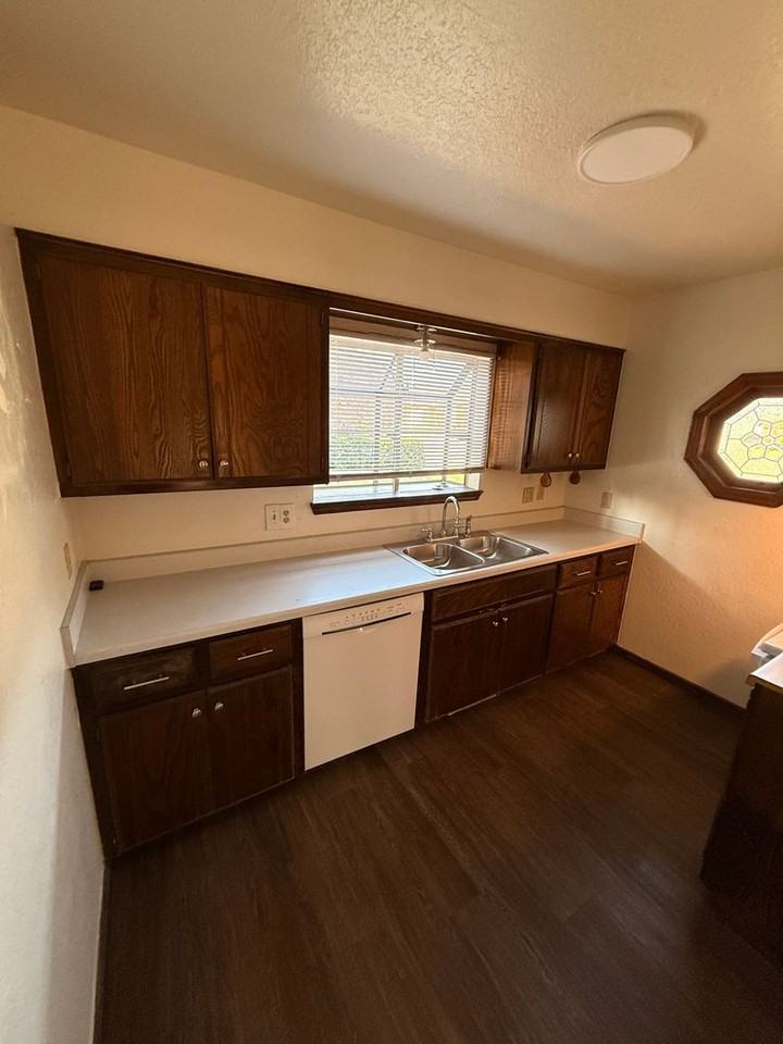 10213 Shadowridge Dr - Photo 4 of 13