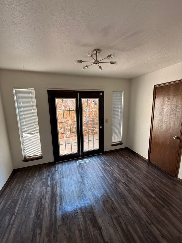 10213 Shadowridge Dr - Photo 7 of 13