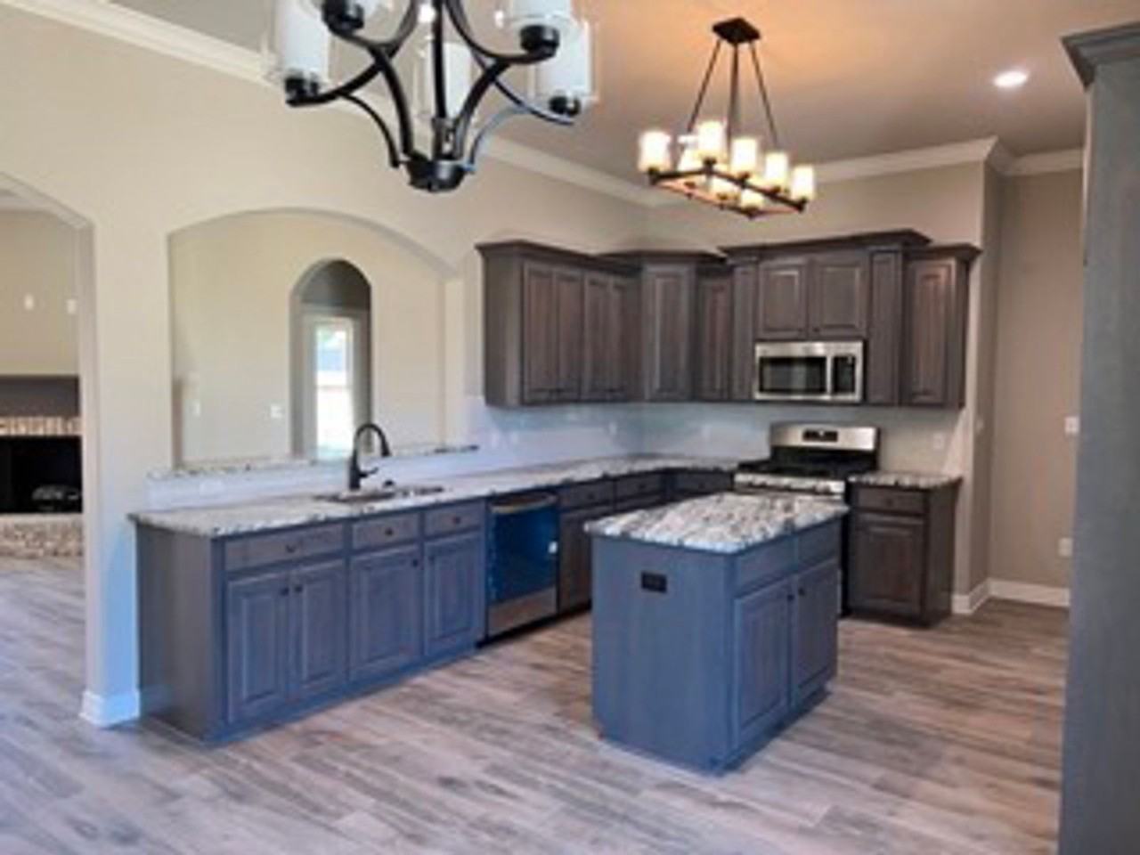 1151 Green Wood Cir - Photo 4 of 24