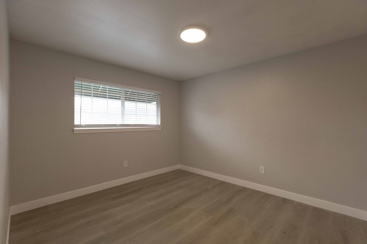 5400 Highland Ave - Photo 3 of 18