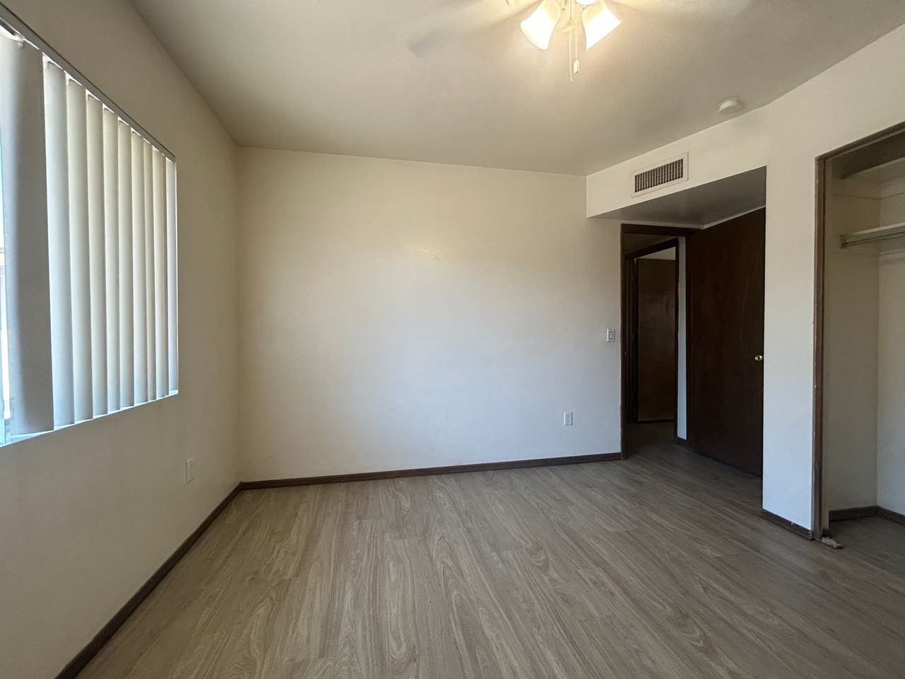 2141 E Manhatton Dr - Photo 2 of 29