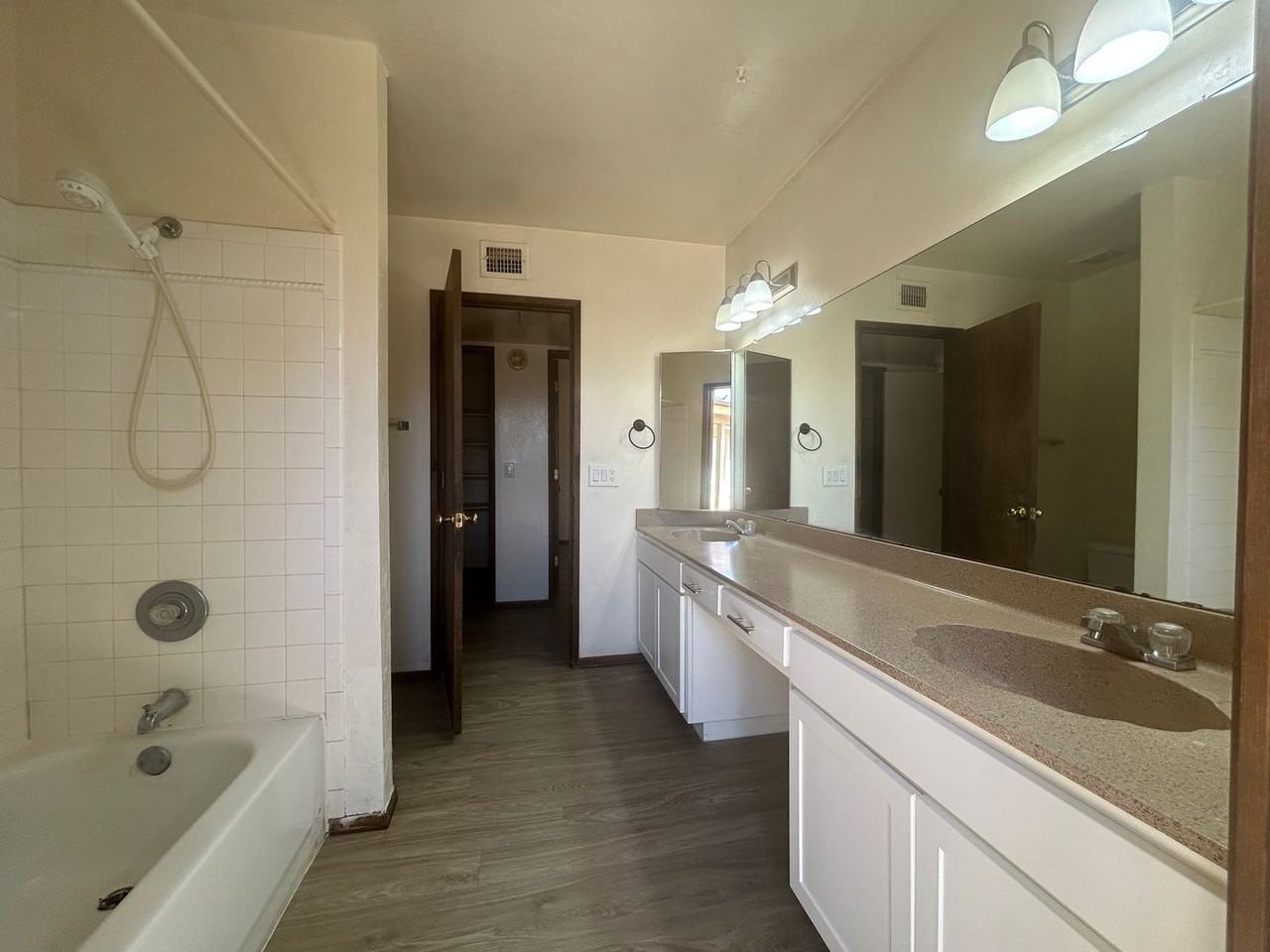 2141 E Manhatton Dr - Photo 6 of 29