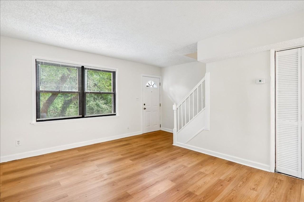 4958 Just St Ne - Photo 6 of 17