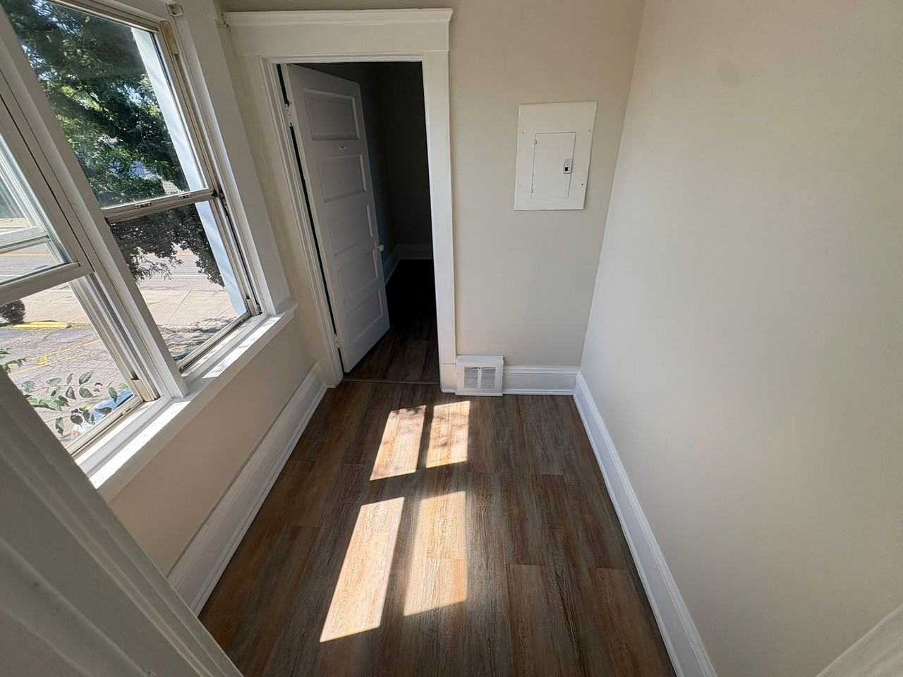 7951 Lorain Ave - Photo 4 of 7