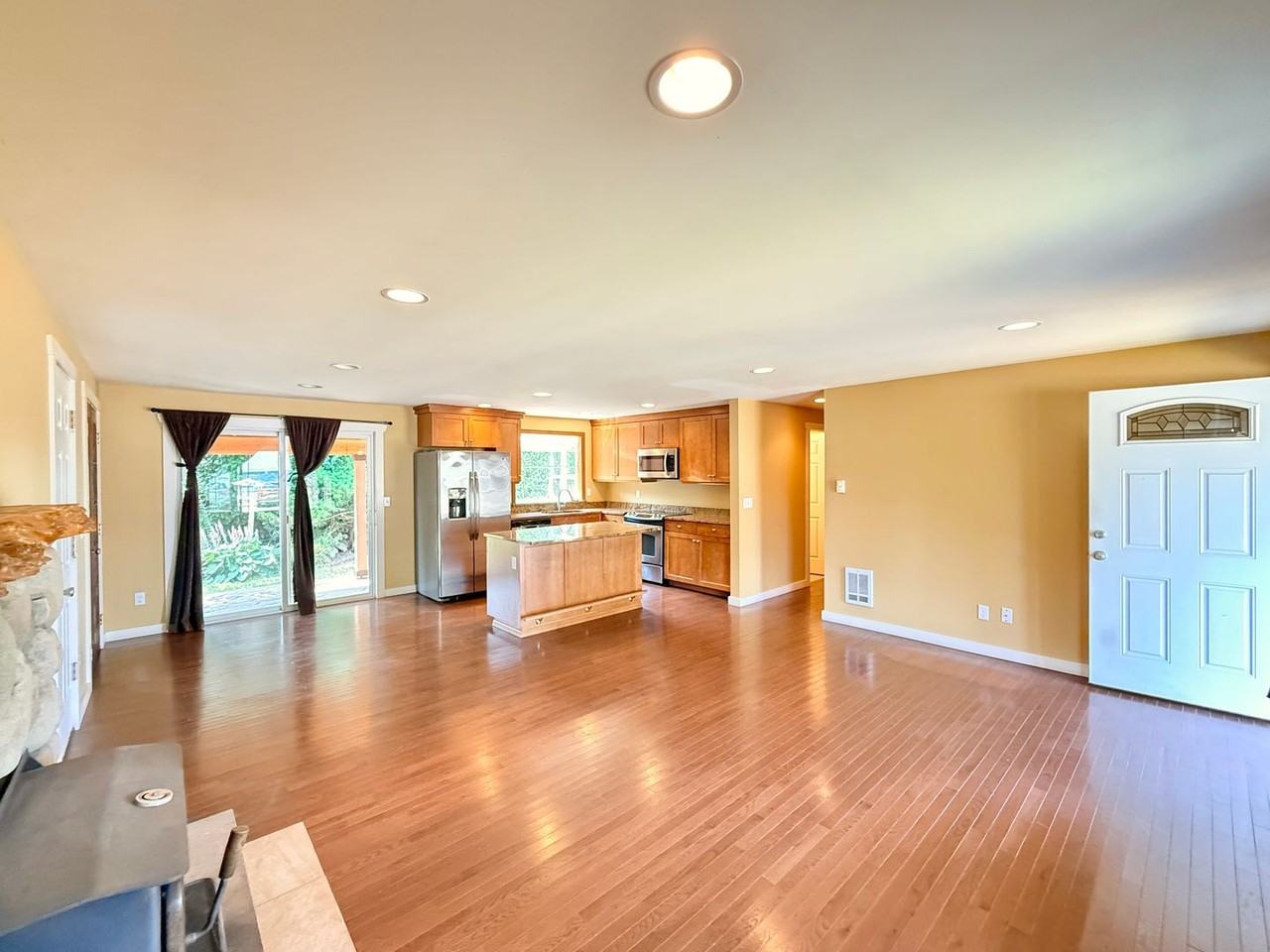 6222 Bluff Pl - Photo 3 of 24