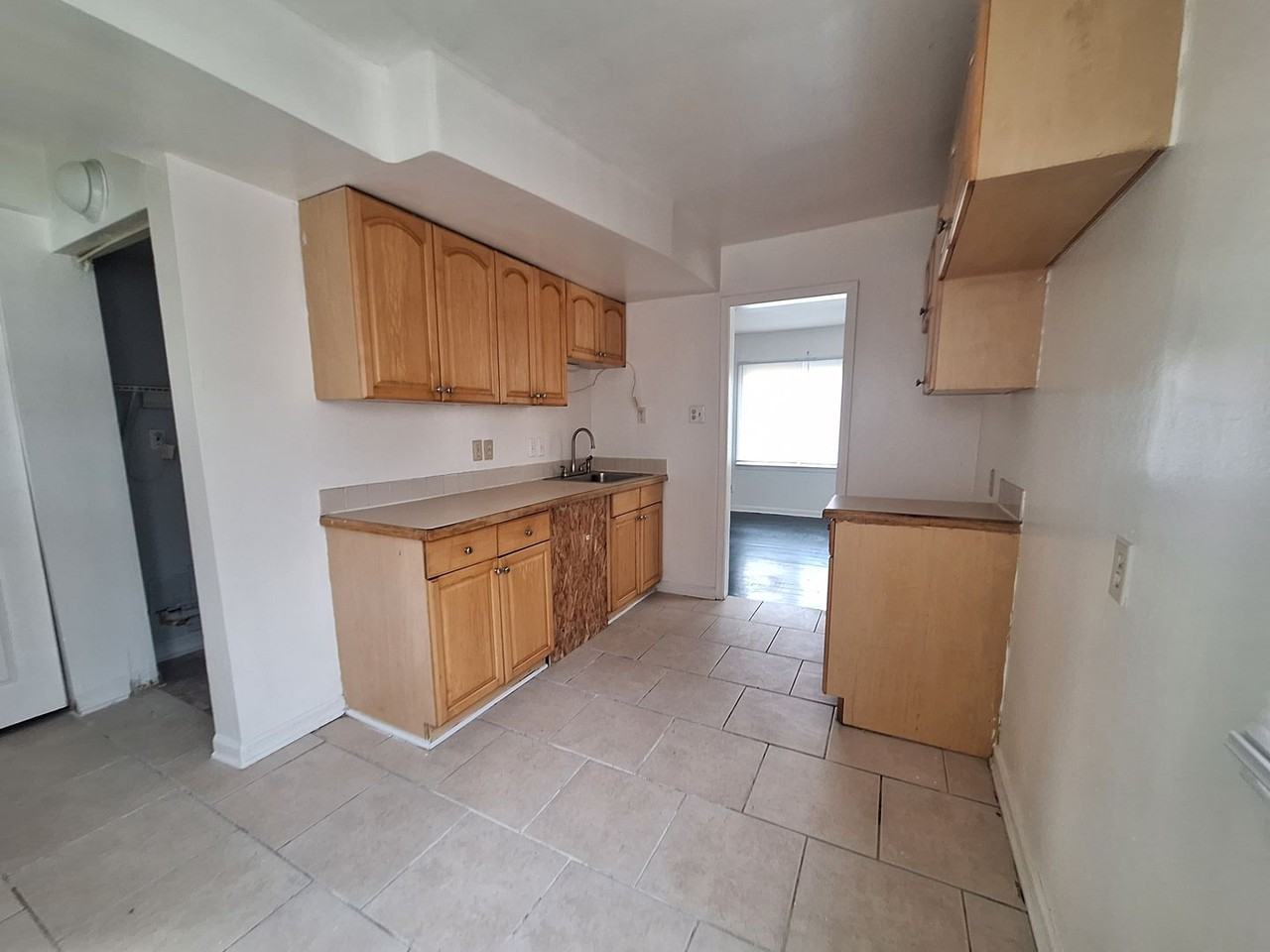 3890 Poplar Ave - Photo 4 of 20