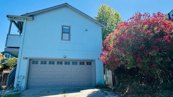 featured image of 23460 Lakeridge Ave