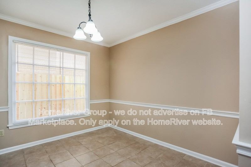 2426 Lake Edge Dr - Photo 6 of 19
