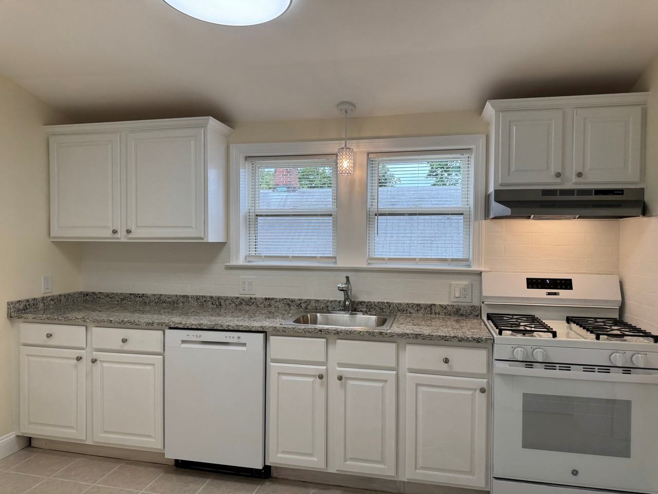 5 Woodbury Ave #3 - Photo 3 of 29