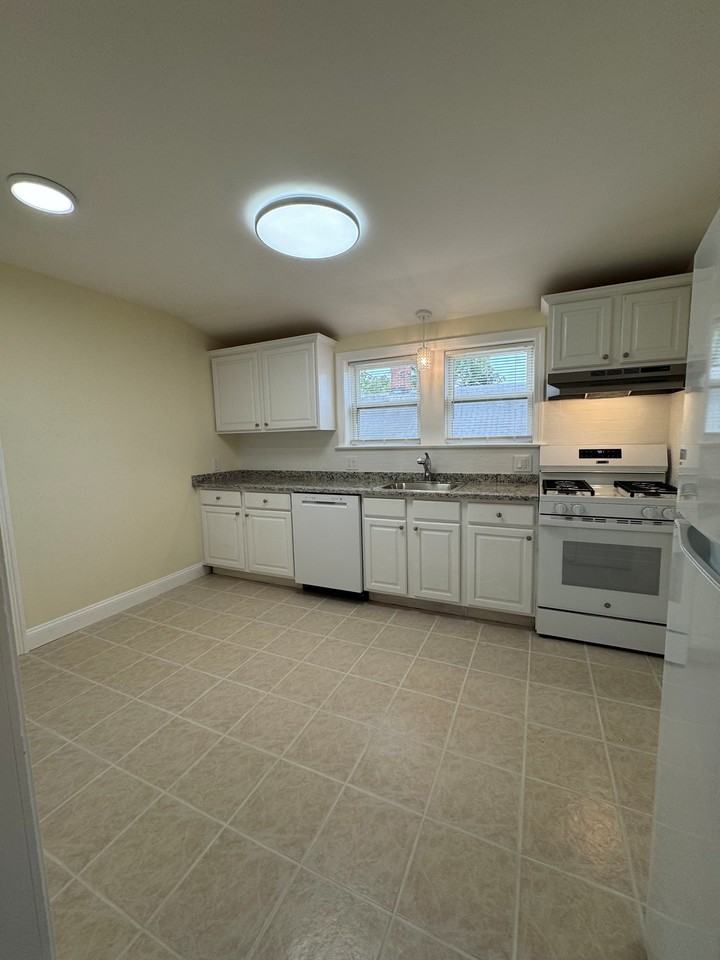 5 Woodbury Ave #3 - Photo 4 of 29