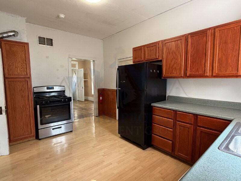 614 S 5th St #1 - Photo 5 of 14