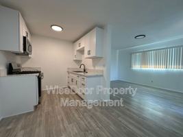 featured image of 1409 W Lingan Ln #11