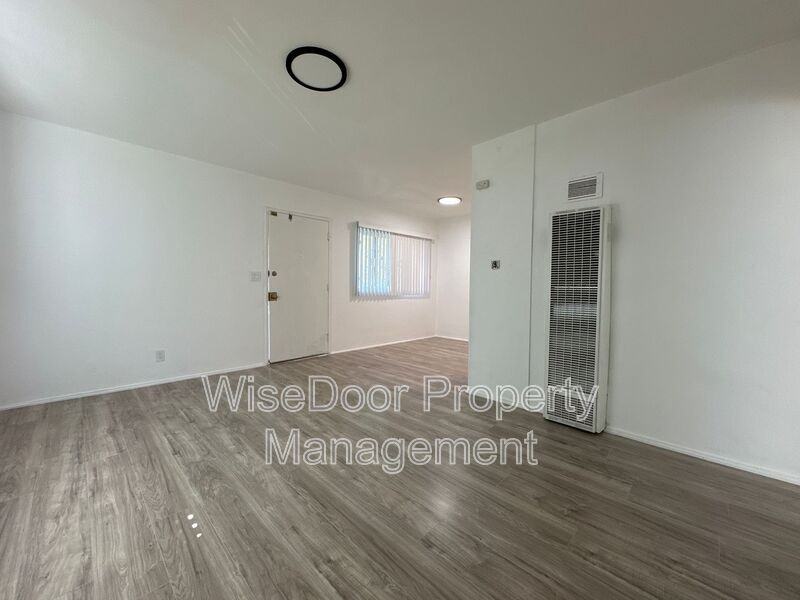 1409 W Lingan Ln #11 - Photo 6 of 14