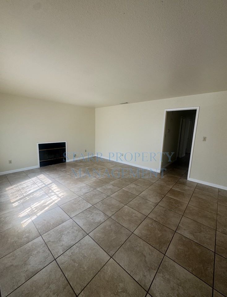2006 S Stockton St - Photo 2 of 14