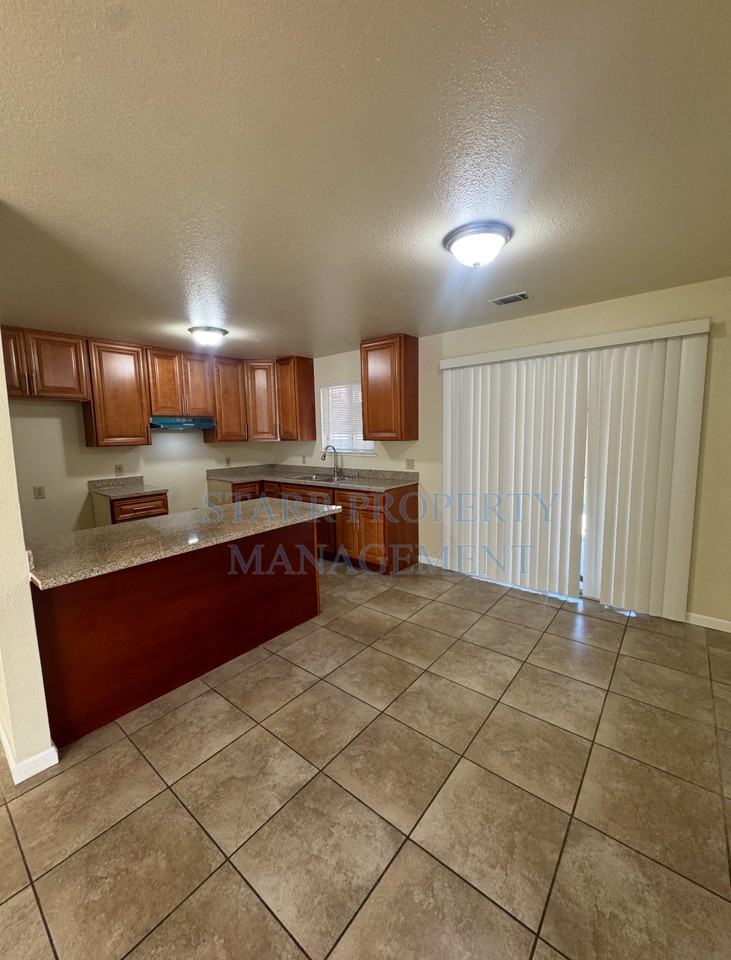 2006 S Stockton St - Photo 4 of 14