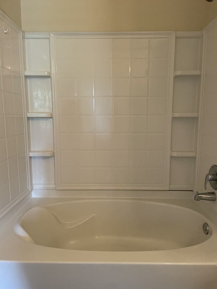 500 Vista Lake Dr #4 - Photo 5 of 12