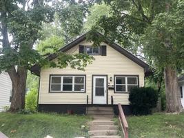 featured image of 225 E Woodside St