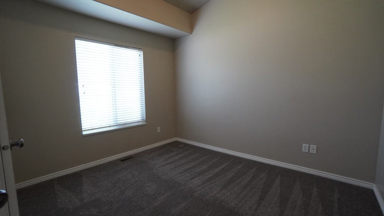 4161 Liberty Ave - Photo 5 of 18