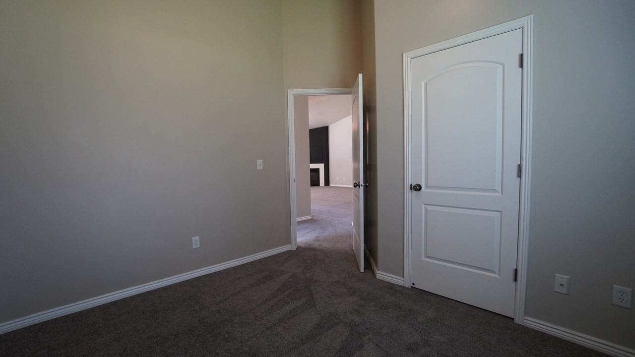 4161 Liberty Ave - Photo 6 of 18