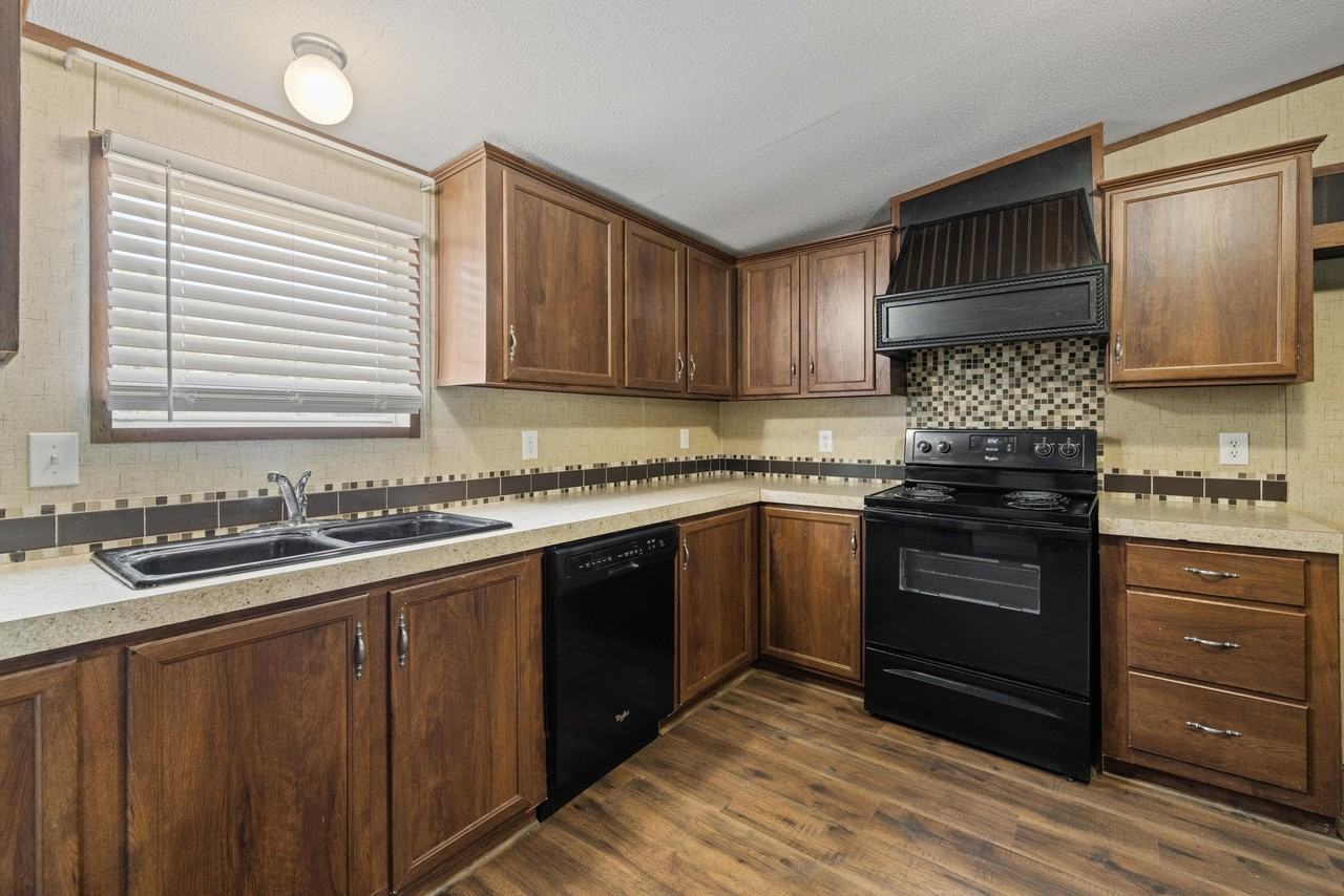 105 Jordan Dr - Photo 6 of 29