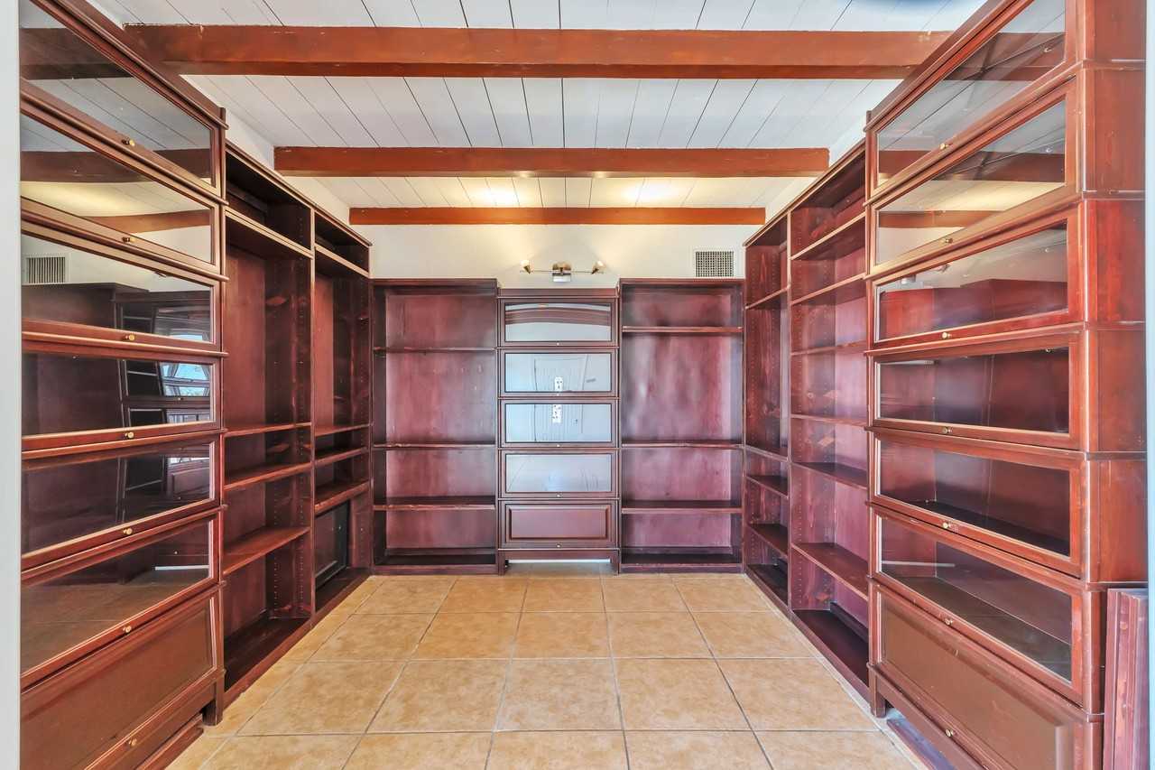 2250 E La Mirada St - Photo 4 of 32