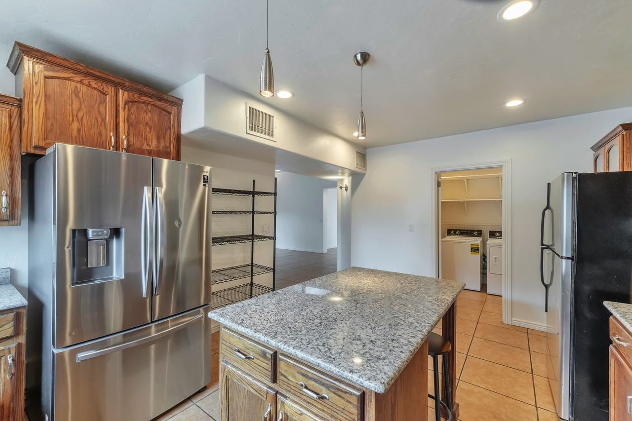 2250 E La Mirada St - Photo 2 of 30