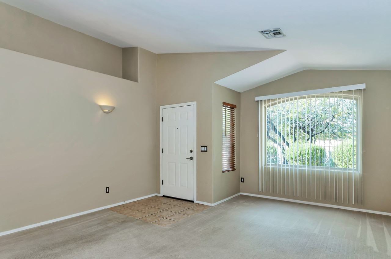 10462 E Jerrell Cove St - Photo 6 of 26