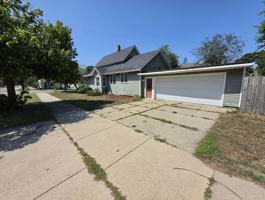 featured image of 359 College Ave
